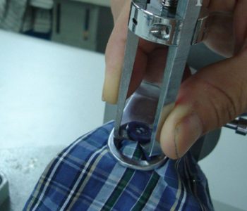 Button-and-zipper-pull-test-machine-working-350x300